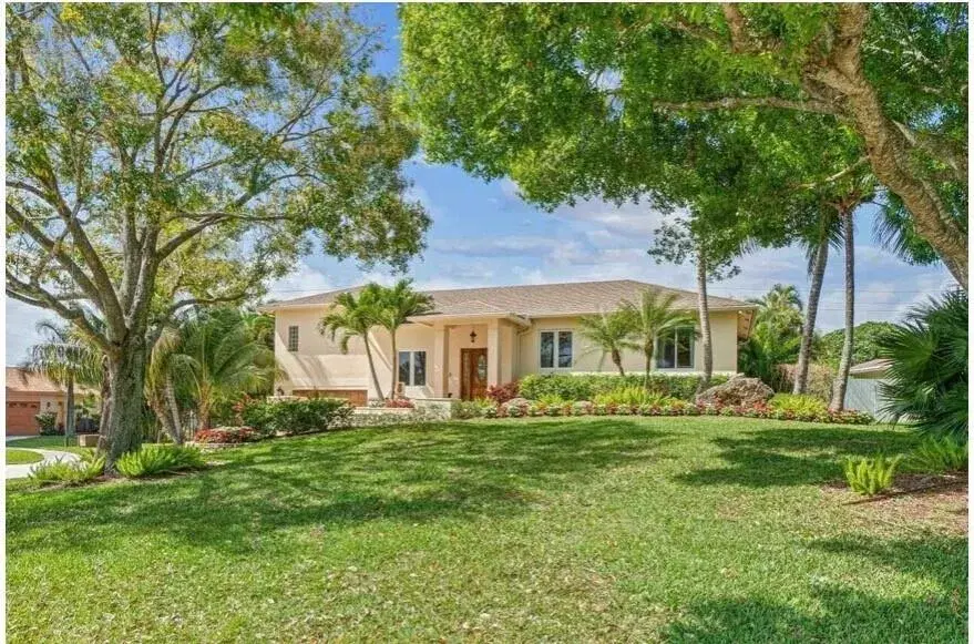 Picture of 5 Oakwood Court, Boynton Beach, FL 33426