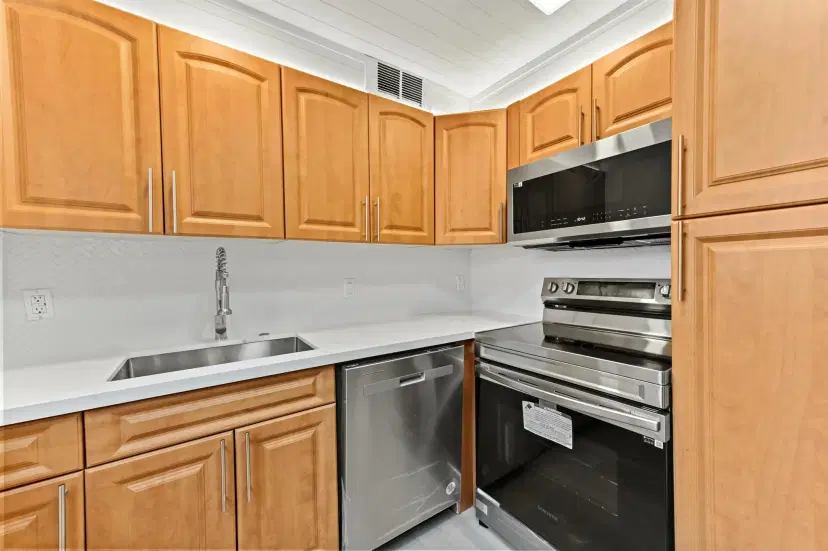 Picture of 340 Saxony H, Delray Beach FL 33446