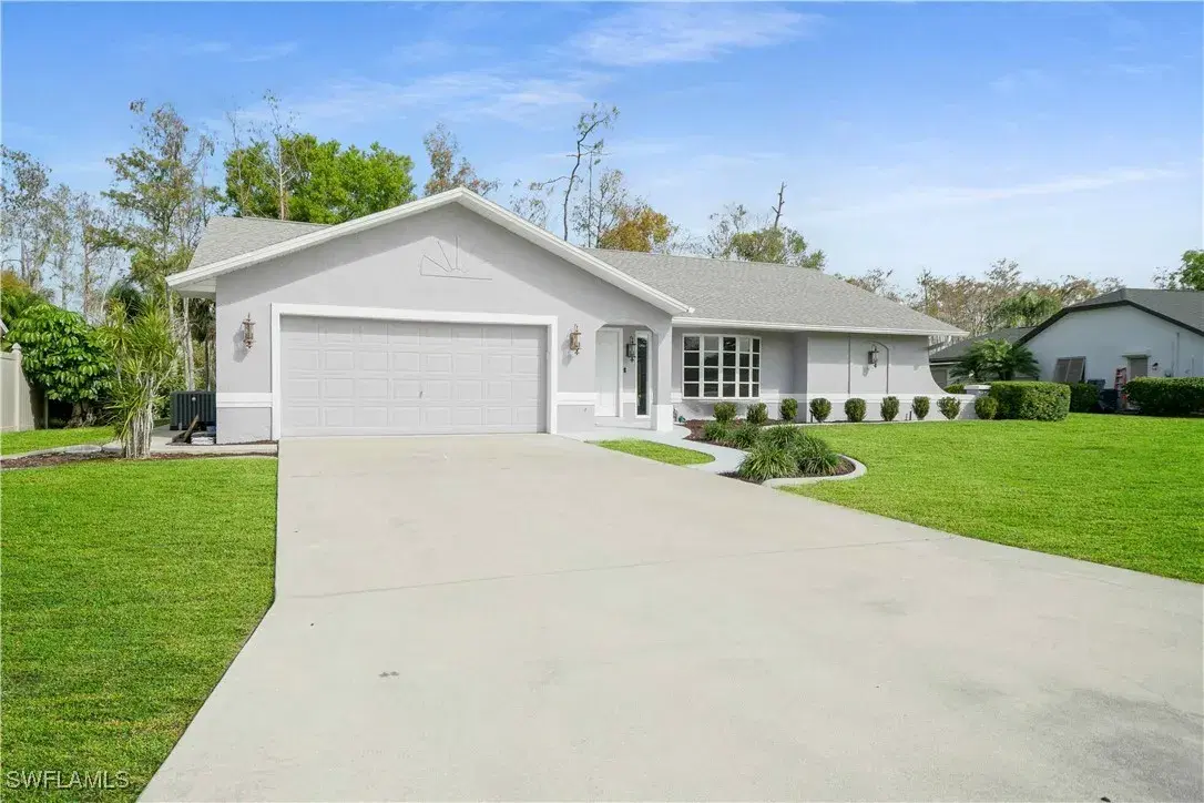 Picture of 6686 Kestrel Cir, Fort Myers, FL 33966