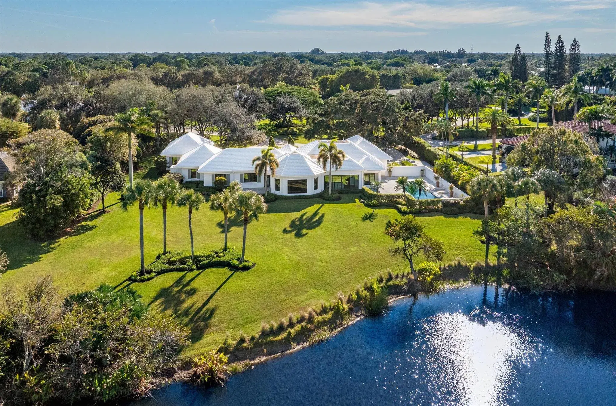 Picture of 39 Country Road S, Village Of Golf, FL 33436