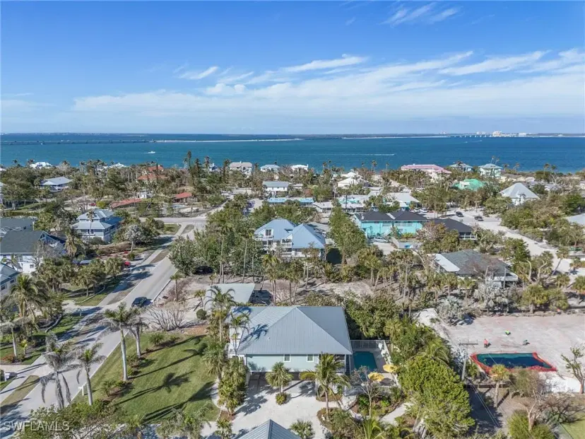 Picture of 335 E Gulf Dr, Sanibel FL 33957