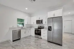 Picture of 436 13Th Place Sw, Vero Beach, FL 32962