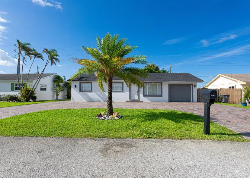 Picture of 2338 W Lakewood Road, West Palm Beach FL 33406