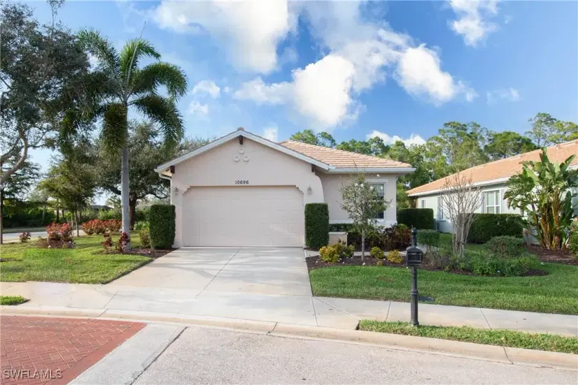 Picture of 10696 Camarelle Cir, Fort Myers FL 33913