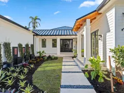 Picture of 424 Spinnaker Dr, Naples, FL 34102