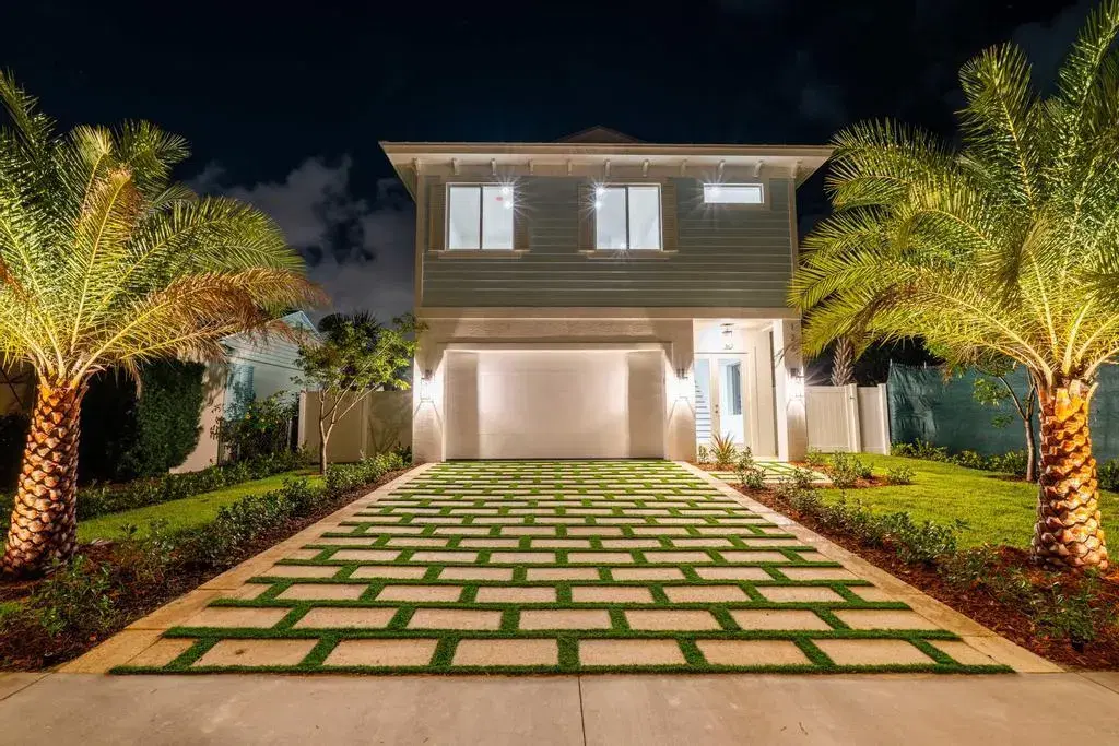 Picture of 126 Auburn Drive, Lake Worth Beach, FL 33460