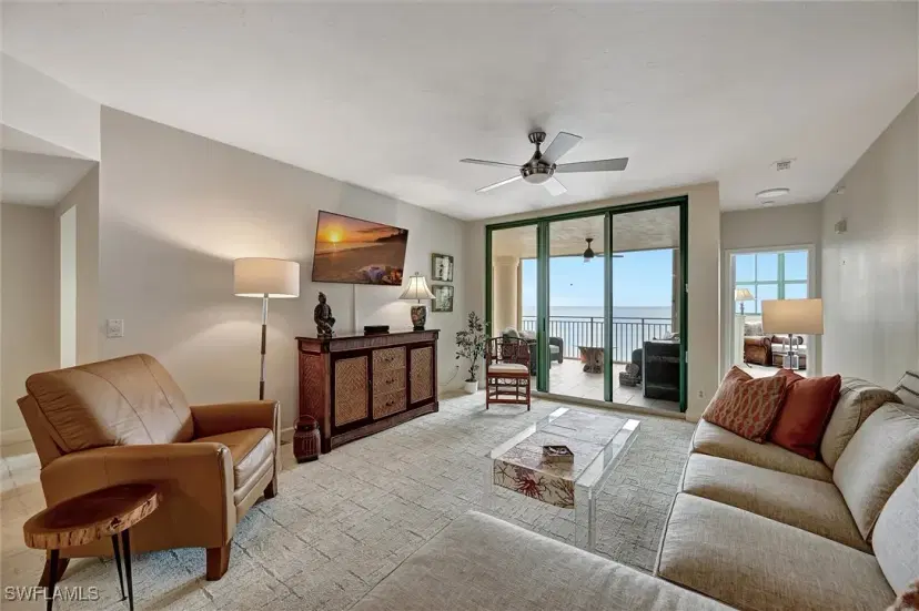 Picture of 980 Cape Marco Dr 902, Marco Island, FL 34145