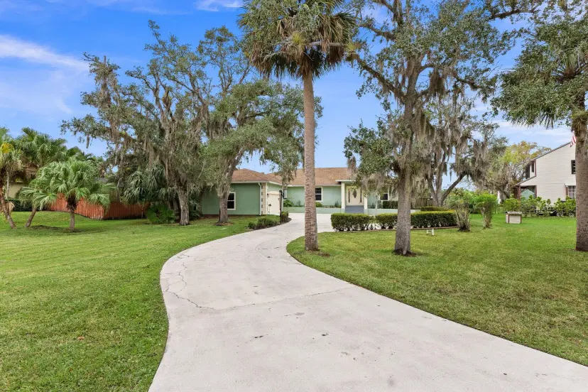 Picture of 2351 Sweetwater Drive, Fort Pierce FL 34981