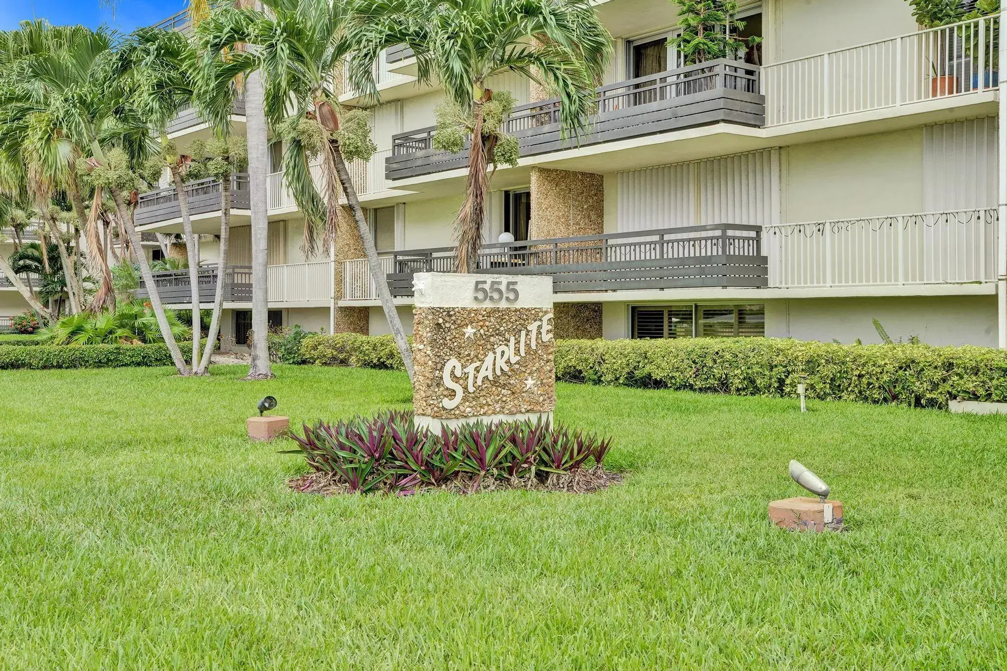 Picture of 555 NW 4Th 2220 Avenue 2220, Boca Raton, FL 33432