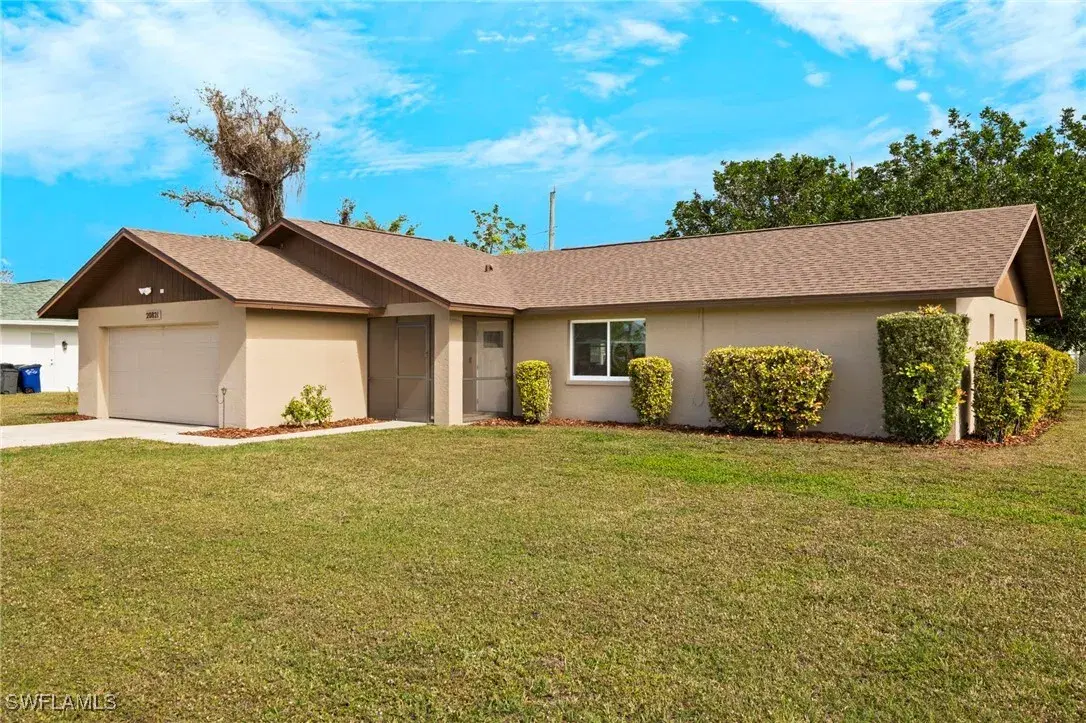 Picture of 20821 Coconut Dr, Estero, FL 33928