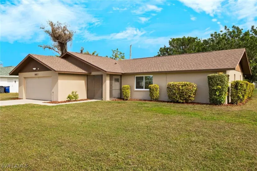 Picture of 20821 Coconut Dr, Estero FL 33928