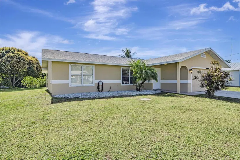 Picture of 2322 SE Maslan Ave, Port St Lucie FL 34952