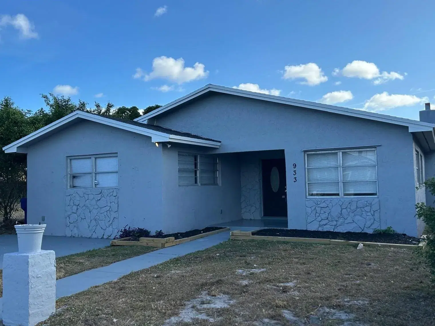 Picture of 933 W 10Th St, Riviera Beach, FL 33404