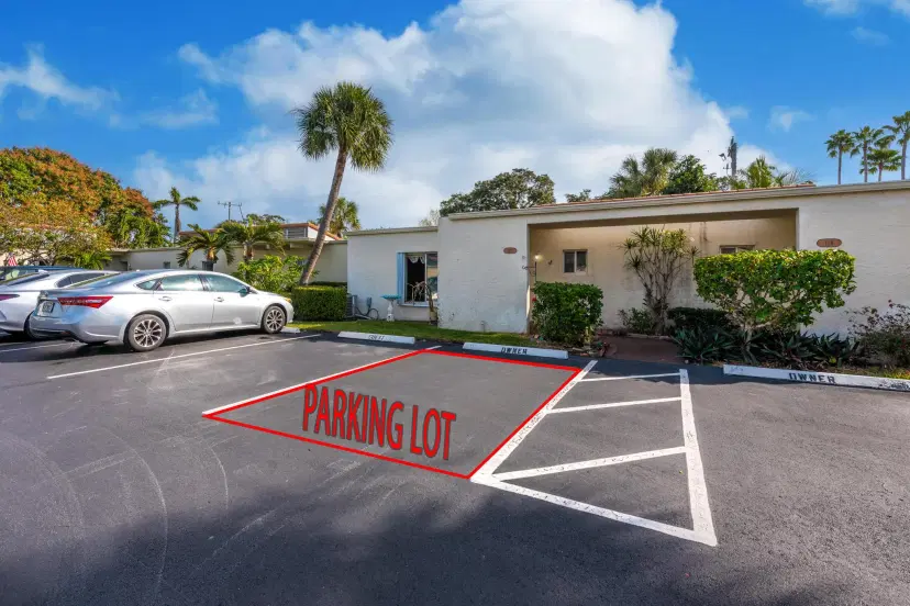 Picture of 2541 Boundbrook Boulevard 117, Palm Springs FL 33406