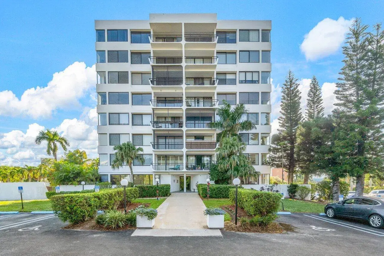 Picture of 1500 Presidential Way 102, West Palm Beach, FL 33401