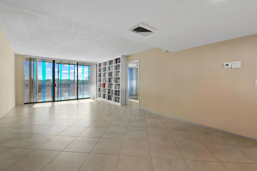 Picture of 5200 N Flagler Drive 404, West Palm Beach FL 33407