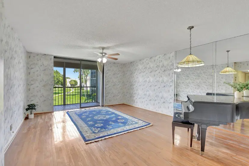 Picture of 5340 Las Verdes Circle 208, Delray Beach FL 33484