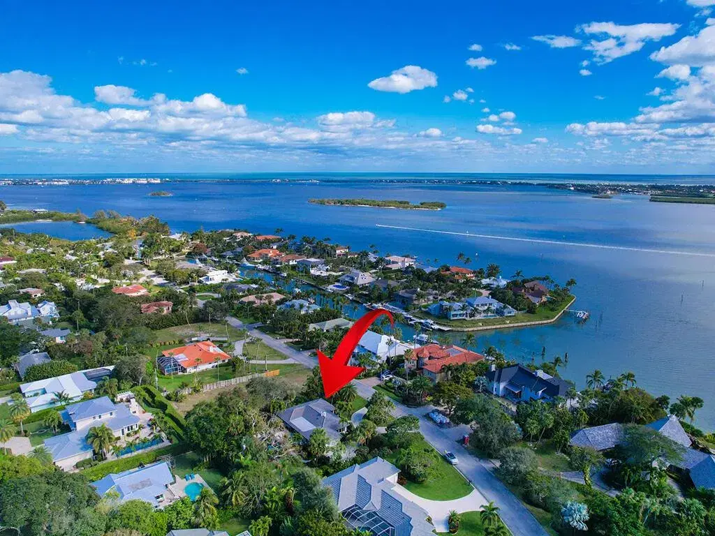 Picture of 21 E High Point Road, Sewalls Point, FL 34996