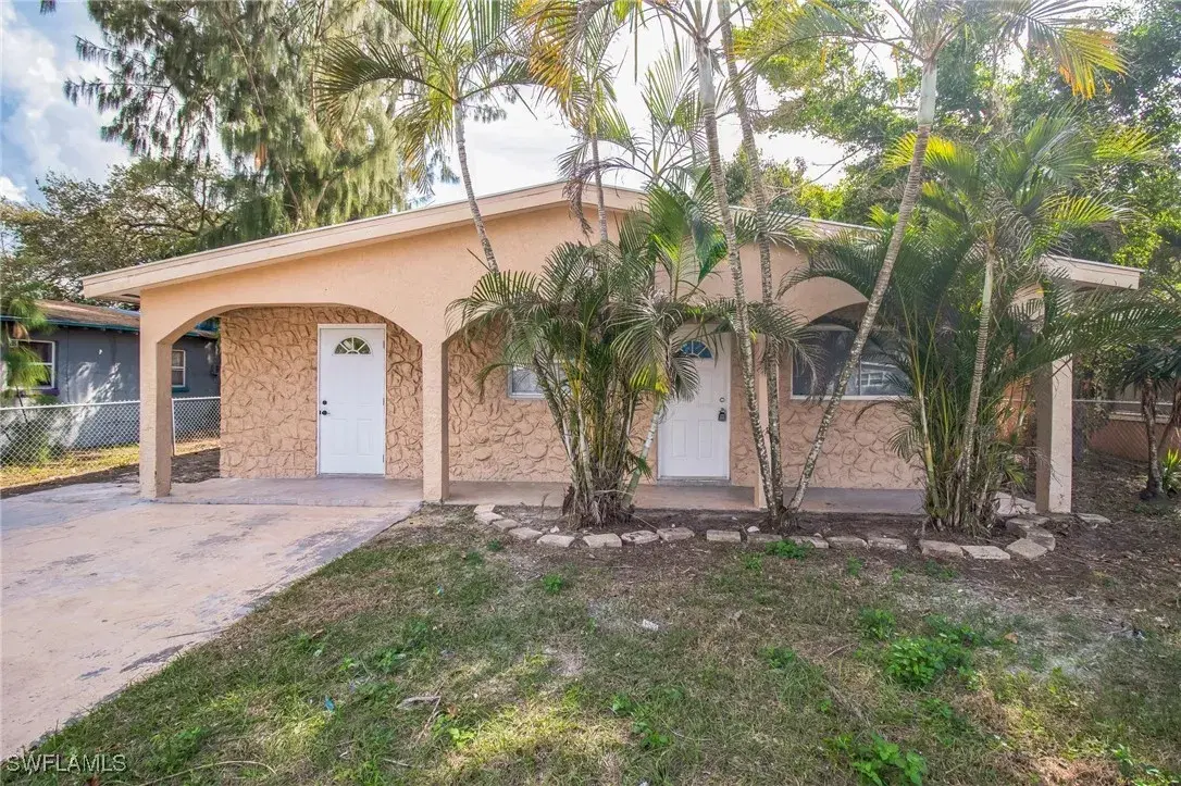 Picture of 2938 Market St, Fort Myers, FL 33916