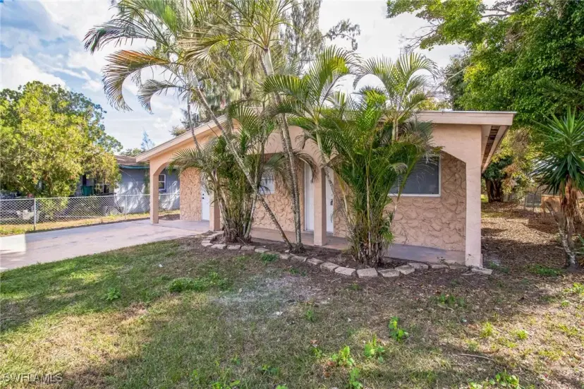 Picture of 2938 Market St, Fort Myers FL 33916