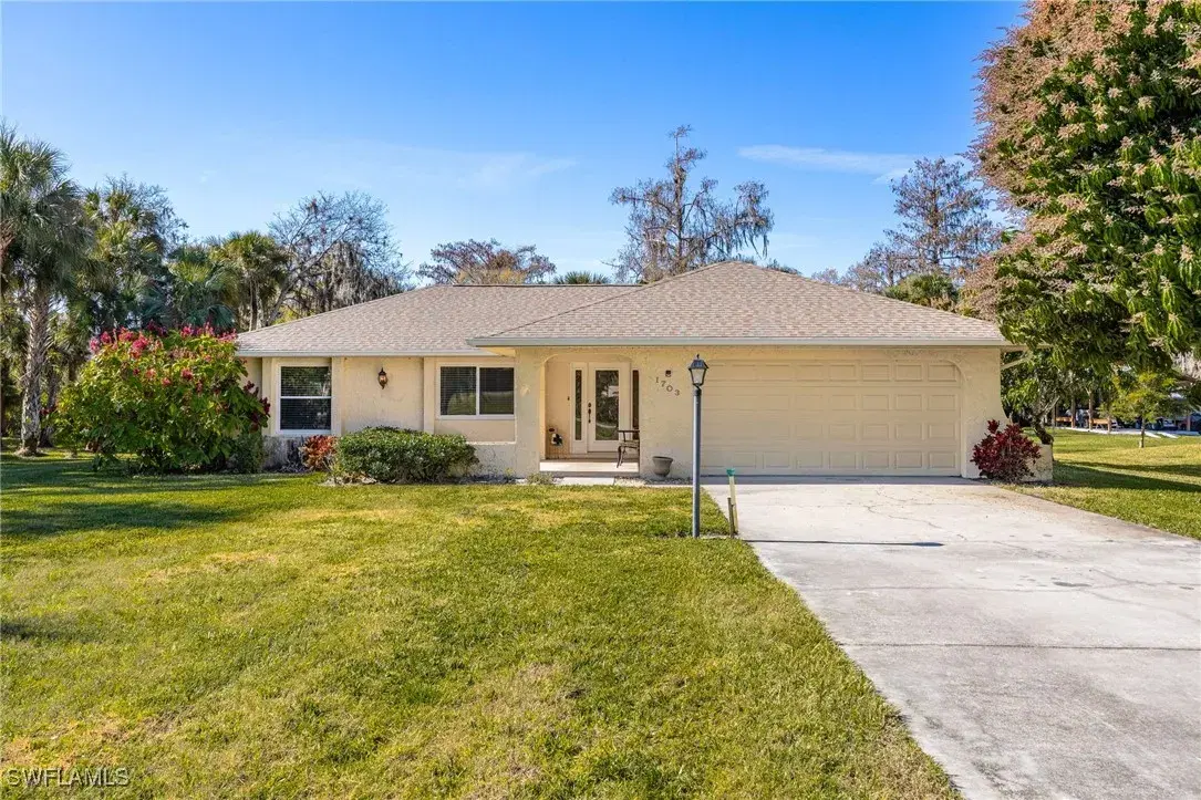 Picture of 1703 Caloosa Estates Ct, Labelle, FL 33935