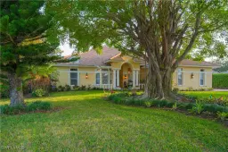 Picture of 346 Wimbledon Ln, Naples, FL 34104