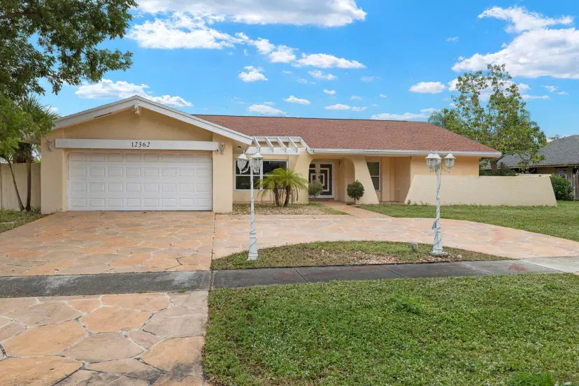 Picture of 12362 Sawgrass Court, Wellington FL 33414