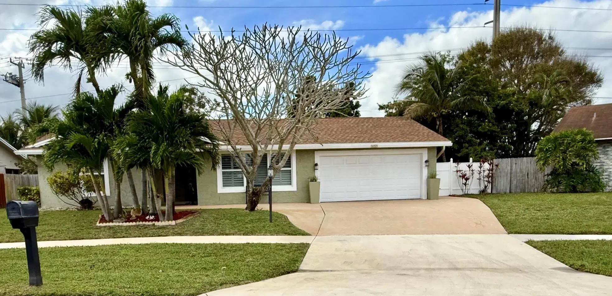 Picture of 5021 Woodstone Circle N, Lake Worth, FL 33463