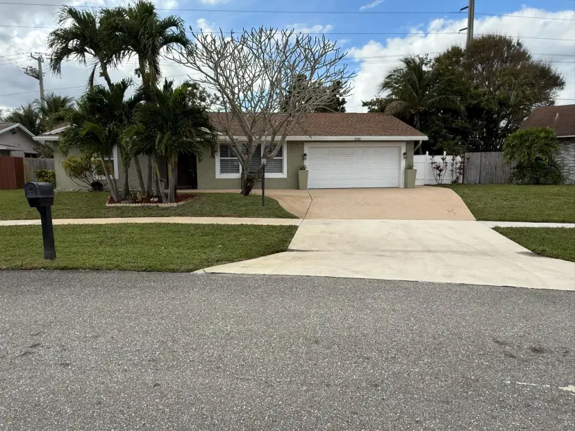 Picture of 5021 Woodstone Circle N, Lake Worth FL 33463