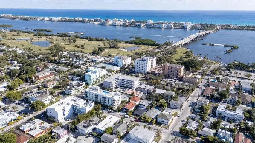 Picture of 108 Lake Avenue 406, Lake Worth Beach, FL 33460