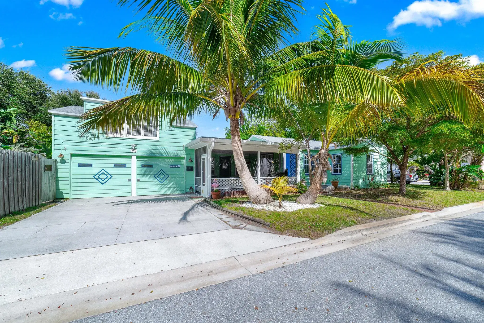 Picture of 901 N Palmway, Lake Worth Beach, FL 33460