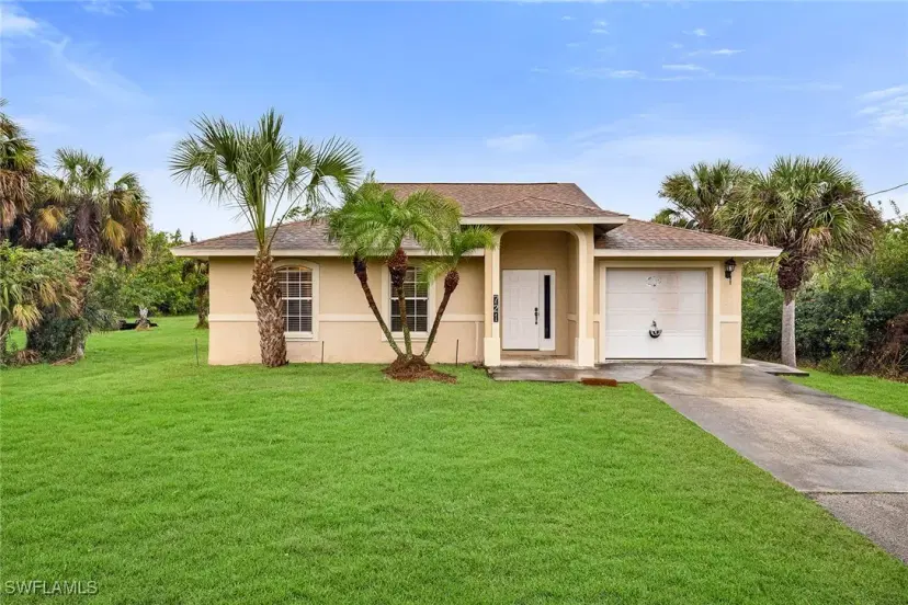 Picture of 721 14Th St Ne, Naples FL 34120