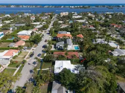 Picture of 252 Bloomfield Dr, West Palm Beach, FL 33405