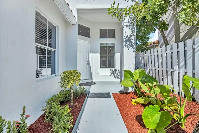 Picture of 707 Stanton Dr, Weston FL 33326