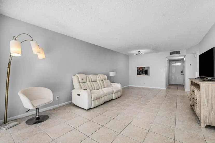 Picture of 400 NE 20Th Street A107, Boca Raton FL 33431