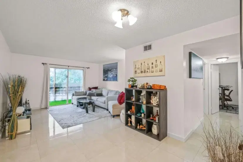 Picture of 4314 NW 9Th Avenue 4-3C, Deerfield Beach FL 33064