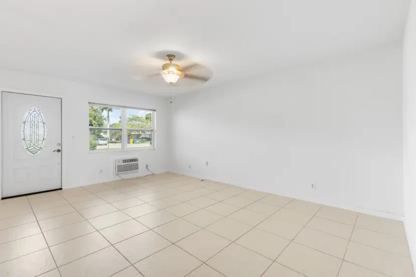 Picture of 226 Coventry J, West Palm Beach FL 33417