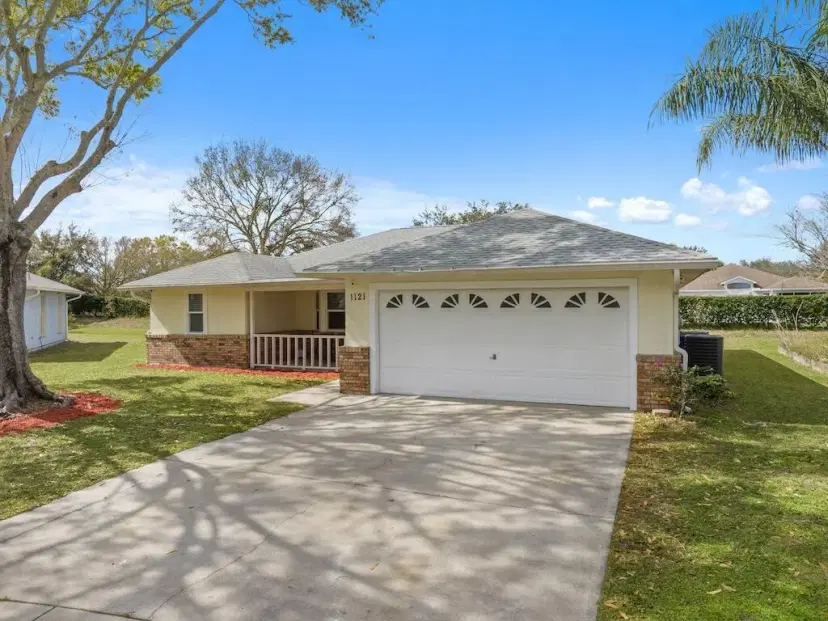 Picture of 1121 9Th Square, Vero Beach FL 32960