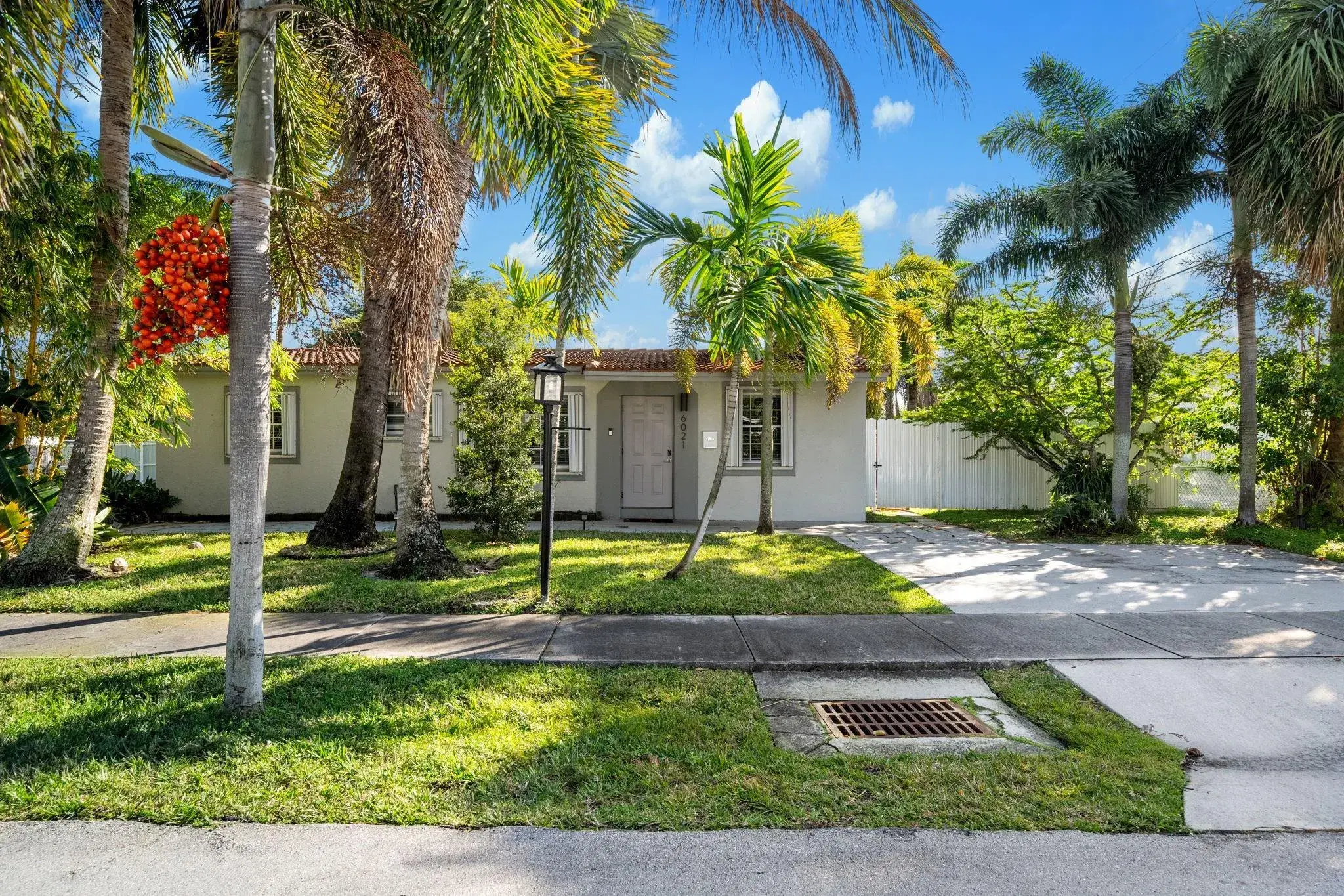 Picture of 6021 NE 3Rd Ave, Oakland Park, FL 33334