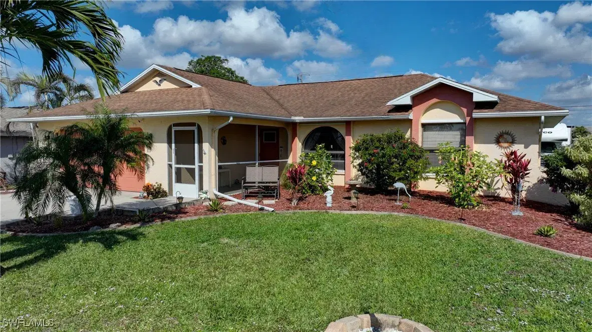 Picture of 1127 SE 17Th Ter, Cape Coral, FL 33990