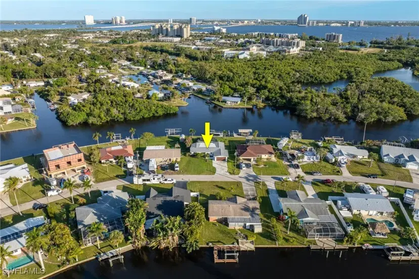 Picture of 425 Grenier Dr, North Fort Myers FL 33903