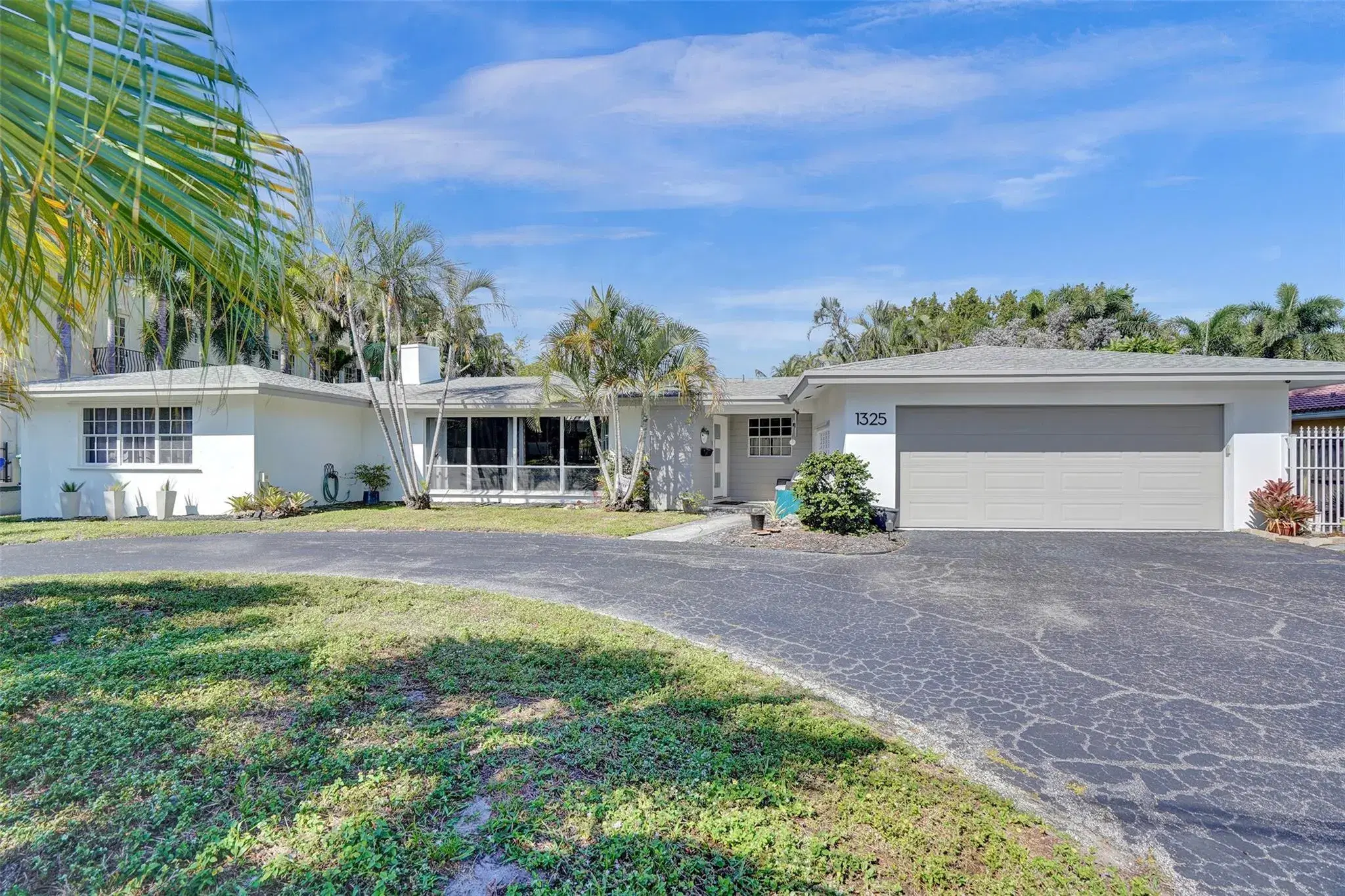 Picture of 1325 Middle River Dr, Fort Lauderdale, FL 33304