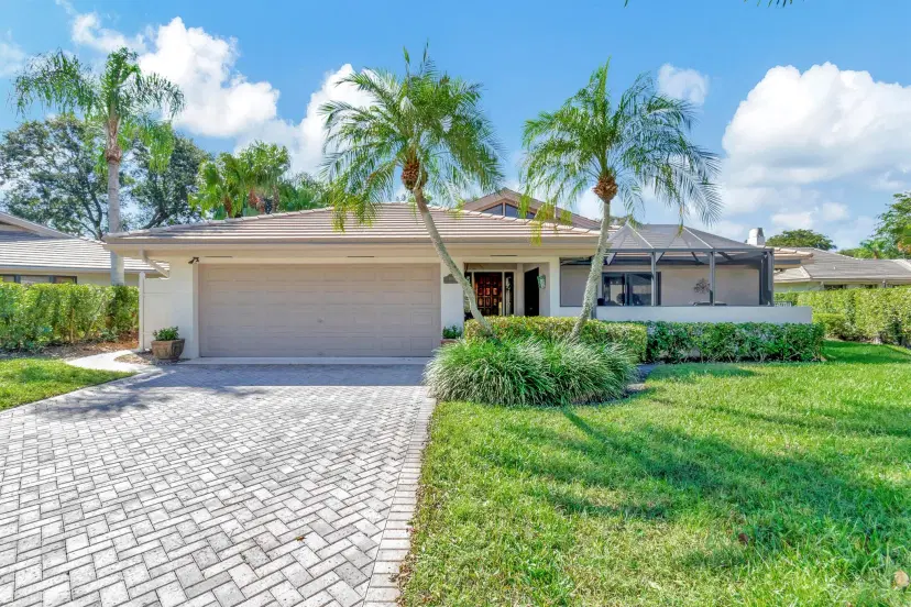 Picture of 4860 Pine Tree Drive, Boynton Beach FL 33436