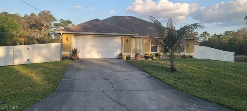 Picture of 225 Beckley Dr, Lehigh Acres FL 33974