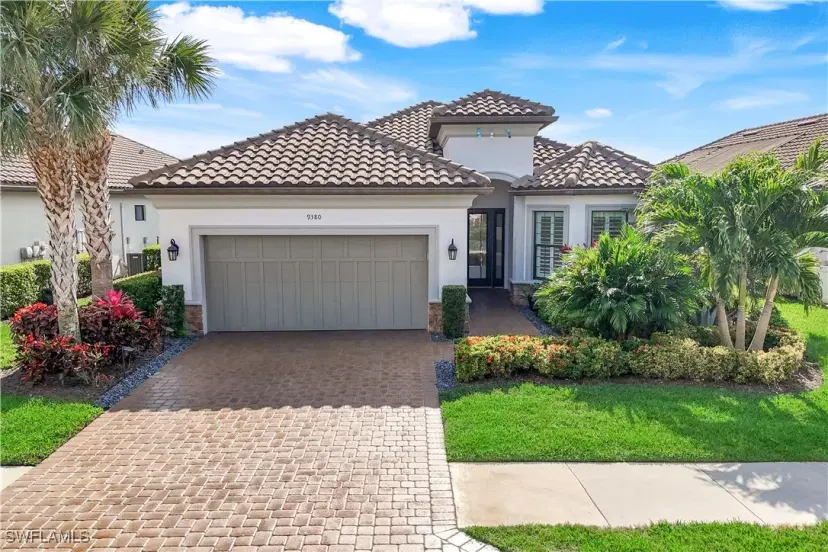 Picture of 9380 Terresina Dr, Naples FL 34119