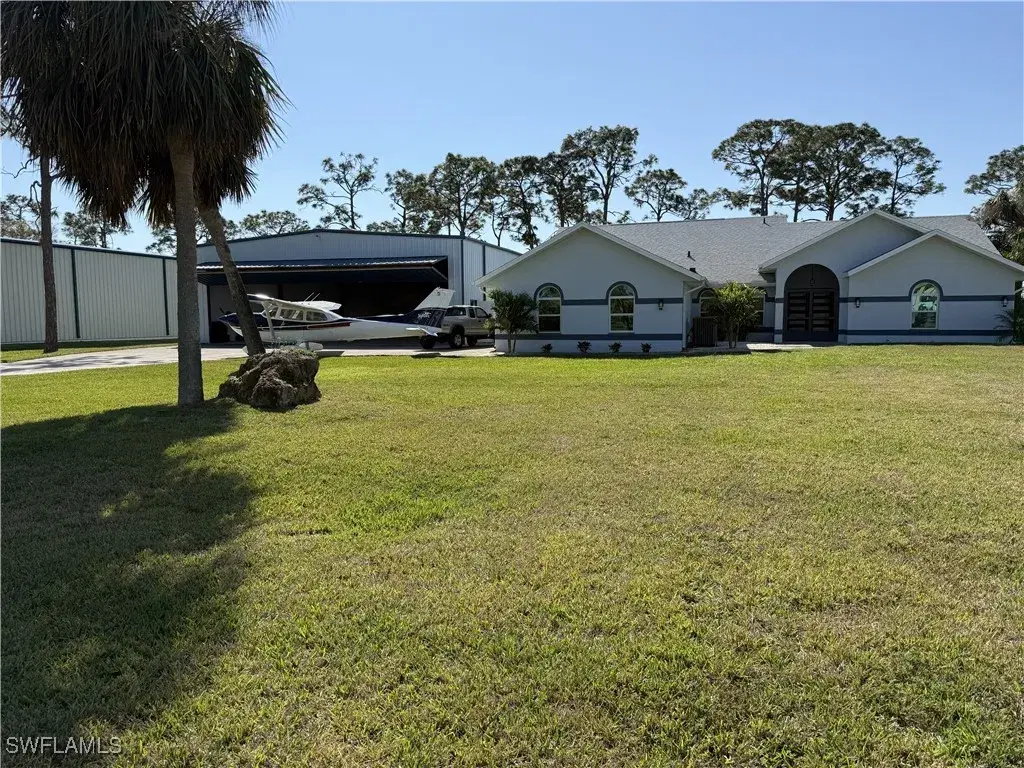 Picture of 3740 Downwind Ln, North Fort Myers, FL 33917