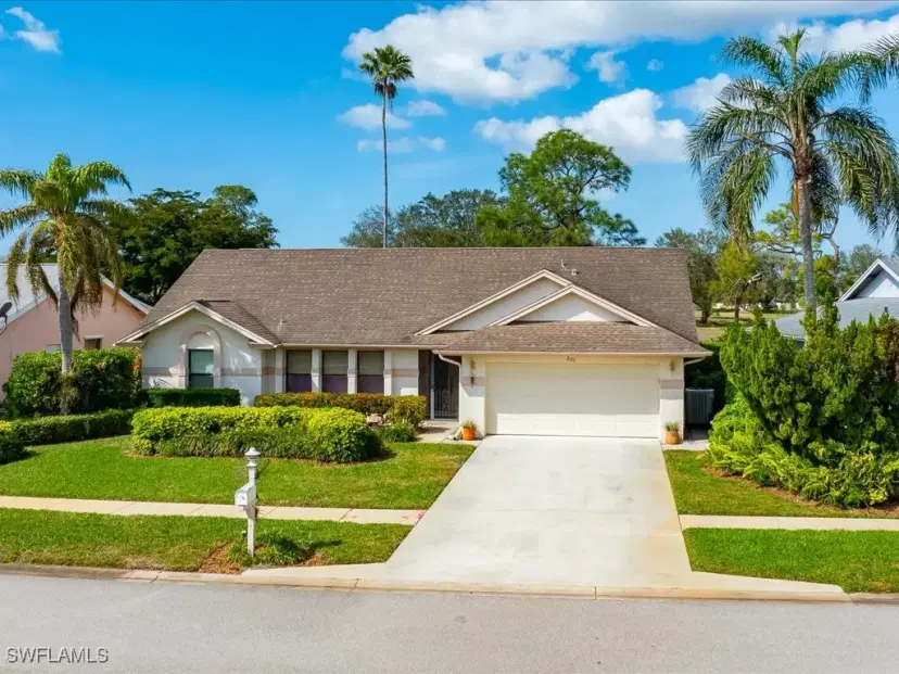 Picture of 221 Marseille Dr, Naples FL 34112