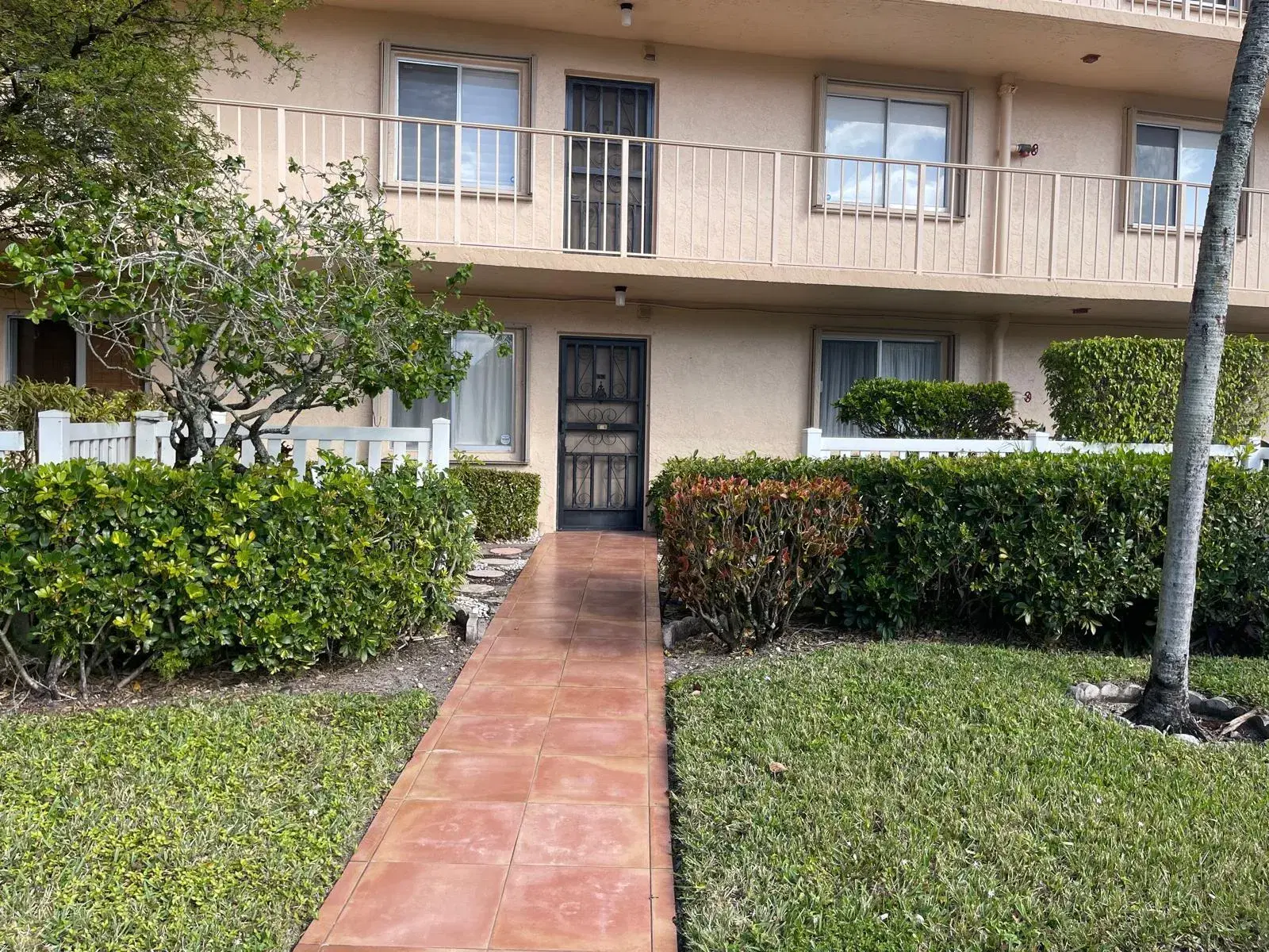 Picture of 7145 Huntington Lane 102, Delray Beach, FL 33446