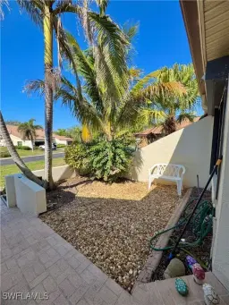 Picture of 6106 Forest Villas Cir, Fort Myers, FL 33908