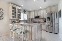 Picture of 7402 Lake Breeze Dr 301, Fort Myers, FL 33907